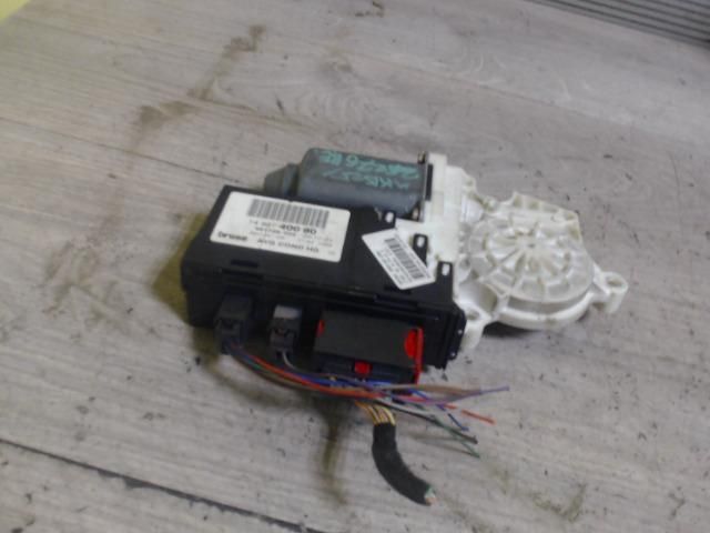 bontott PEUGEOT 807 Bal első Ablakemelő Motor