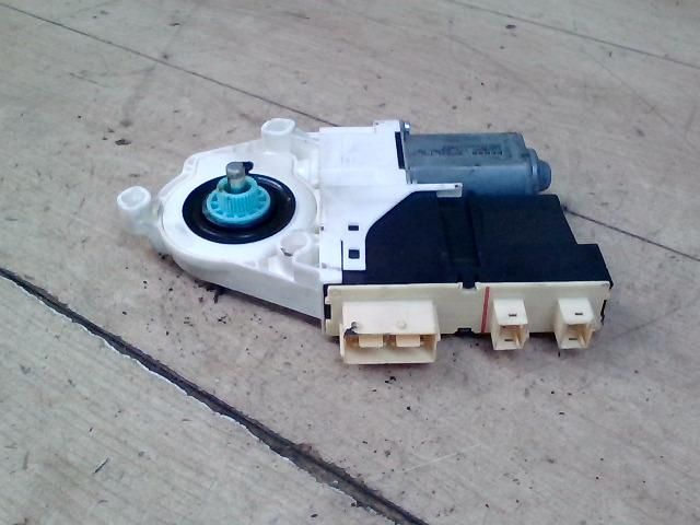 bontott PEUGEOT 807 Bal első Ablakemelő Motor