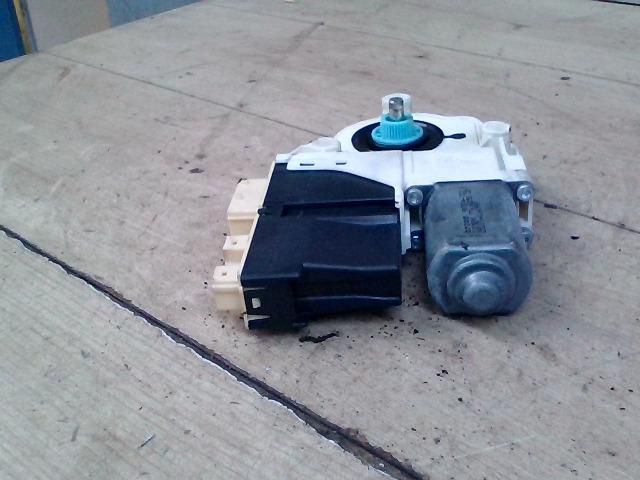 bontott PEUGEOT 807 Bal első Ablakemelő Motor