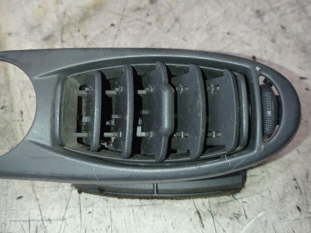 bontott PEUGEOT 807 Bal Szellőző