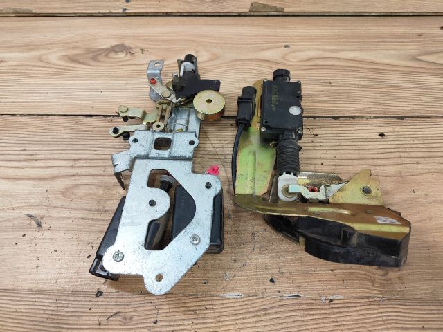 bontott PEUGEOT 807 Bal Tolóajtó Zárszerkezet