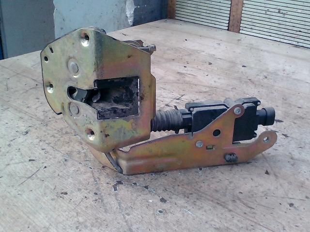 bontott PEUGEOT 807 Bal Tolóajtó Zárszerkezet