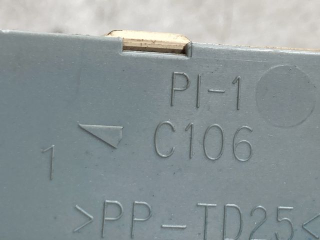 bontott PEUGEOT 807 Biztosítéktábla Doboz