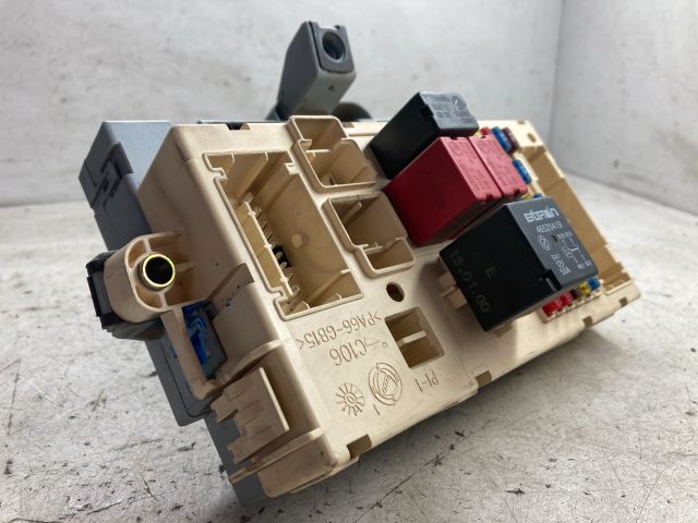 bontott PEUGEOT 807 Biztosítéktábla Doboz