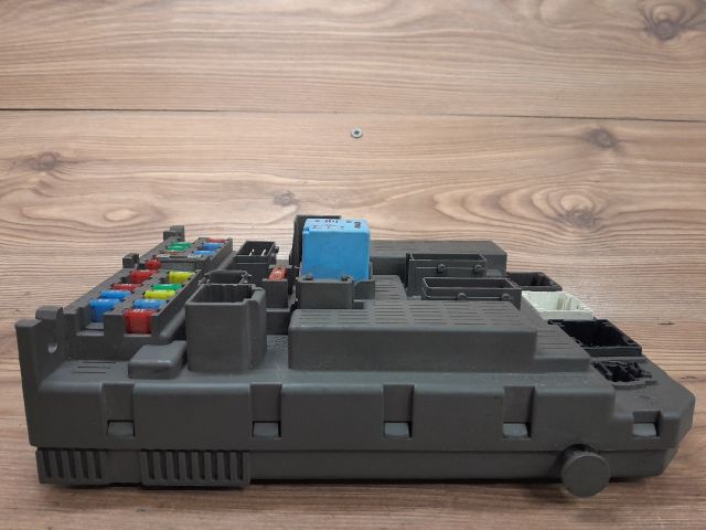 bontott PEUGEOT 807 Biztosítéktábla Utastér