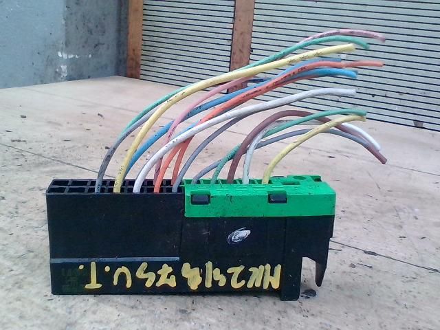 bontott PEUGEOT 807 Biztosítéktábla Utastér