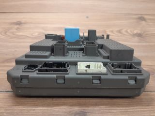 bontott PEUGEOT 807 Biztosítéktábla Utastér