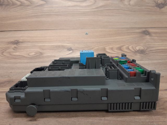 bontott PEUGEOT 807 Biztosítéktábla Utastér