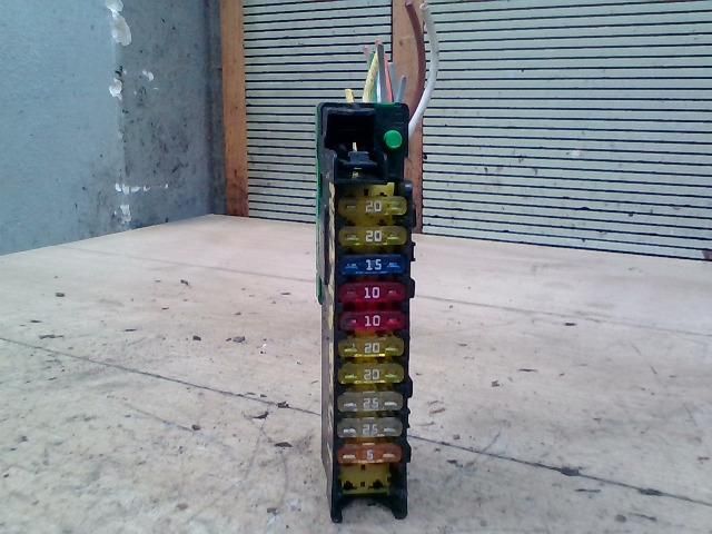 bontott PEUGEOT 807 Biztosítéktábla Utastér