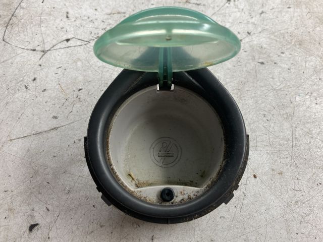 bontott PEUGEOT 807 Első Hamutartó