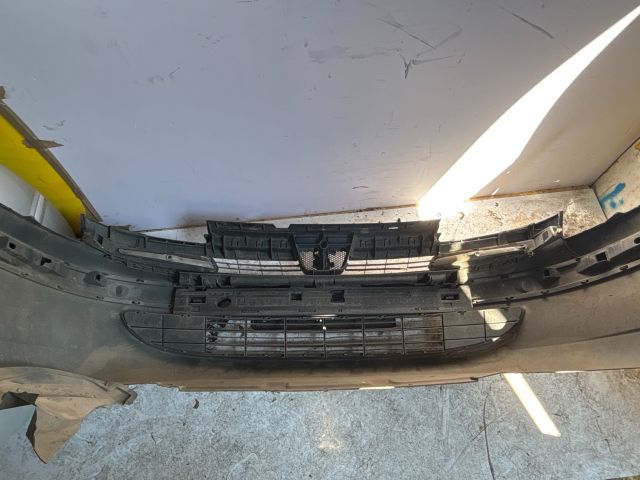 bontott PEUGEOT 807 Első Lökhárító (Részeivel)