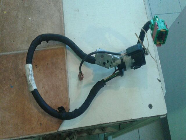 bontott PEUGEOT 807 Gyújtáskapcsoló