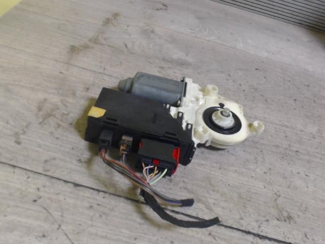bontott PEUGEOT 807 Jobb első Ablakemelő Motor