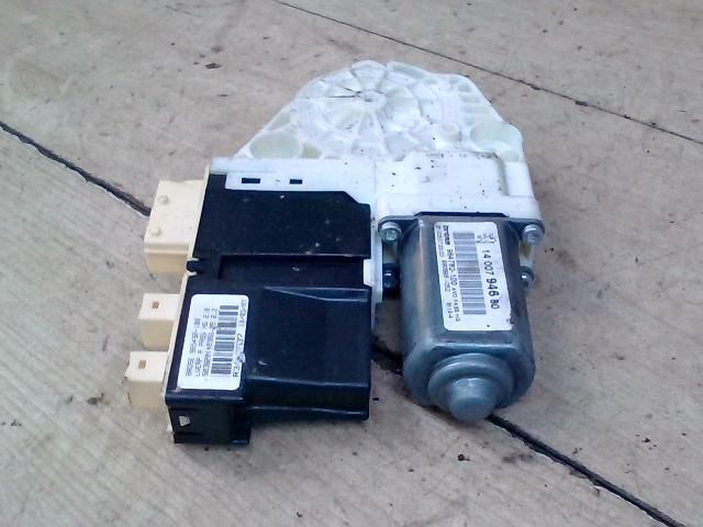 bontott PEUGEOT 807 Jobb első Ablakemelő Motor