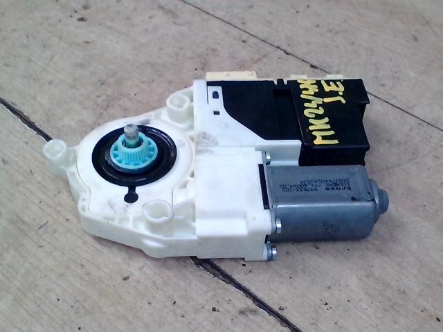 bontott PEUGEOT 807 Jobb első Ablakemelő Motor