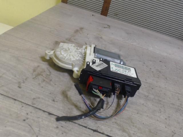 bontott PEUGEOT 807 Jobb első Ablakemelő Motor