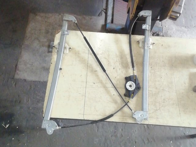 bontott PEUGEOT 807 Jobb első Ablakemelő Szerkezet (Elektromos)