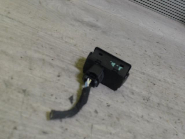 bontott PEUGEOT 807 Jobb hátsó Ablakemelő Kapcsoló