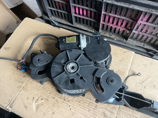 bontott PEUGEOT 807 Jobb hátsó Tolóajtó Ajtónyitó Szerkezet