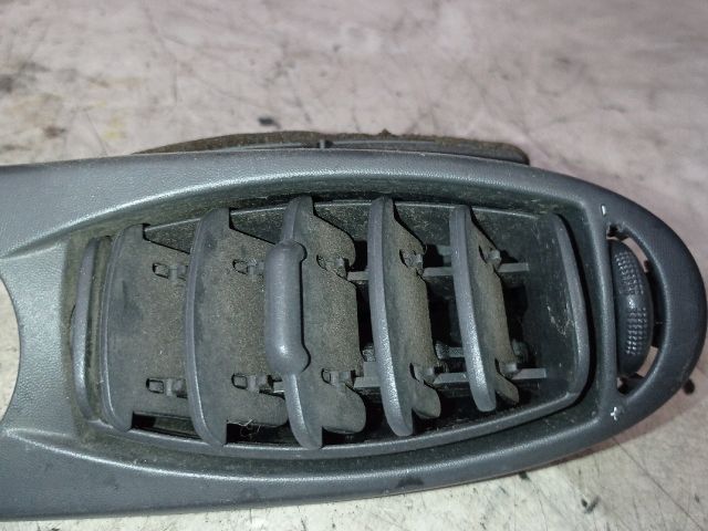 bontott PEUGEOT 807 Jobb Szellőző