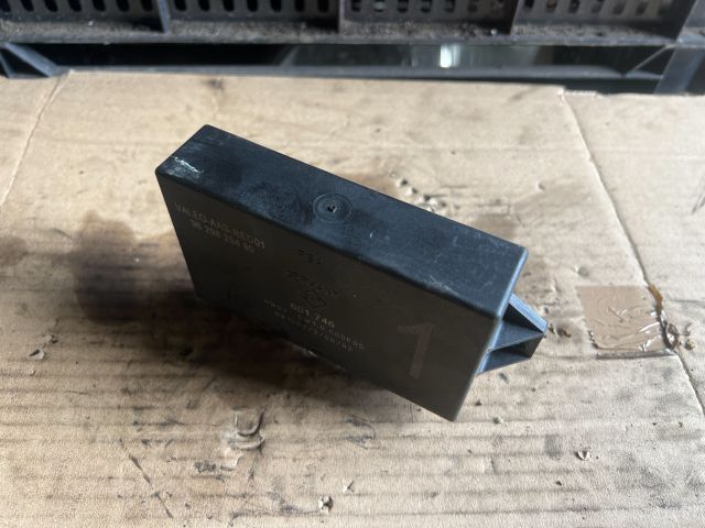 bontott PEUGEOT 807 Komfort Elektronika