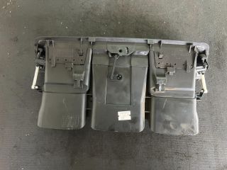 bontott PEUGEOT 807 Középső Szellőző