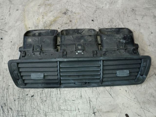 bontott PEUGEOT 807 Középső Szellőző