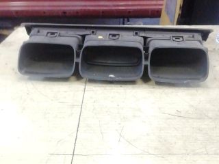 bontott PEUGEOT 807 Középső Szellőző