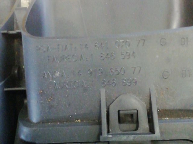 bontott PEUGEOT 807 Középső Szellőző