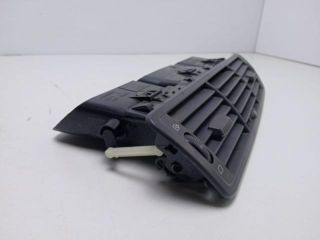 bontott PEUGEOT 807 Középső Szellőző