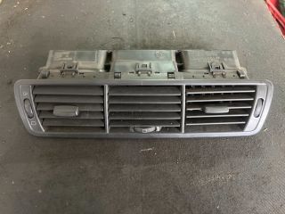 bontott PEUGEOT 807 Középső Szellőző