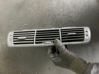 bontott PEUGEOT 807 Középső Szellőző