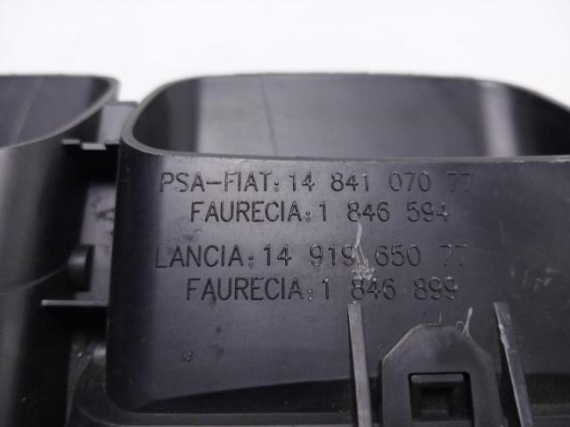 bontott PEUGEOT 807 Középső Szellőző