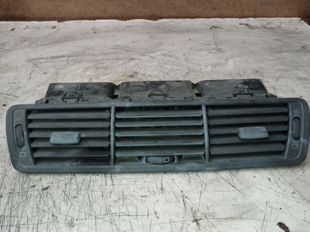 bontott PEUGEOT 807 Középső Szellőző