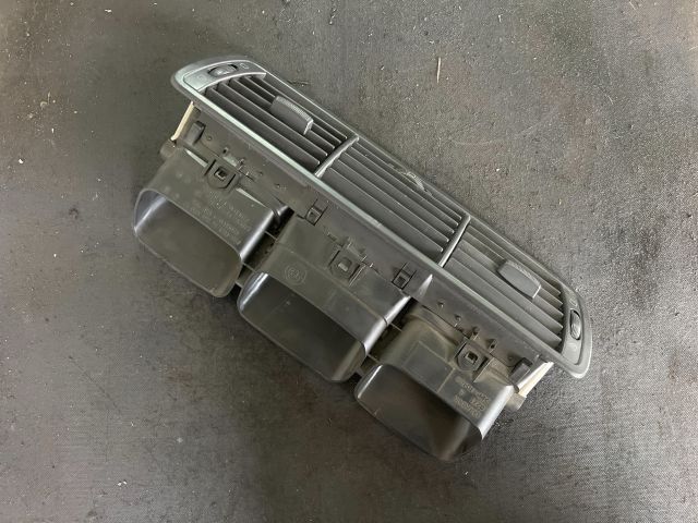 bontott PEUGEOT 807 Középső Szellőző