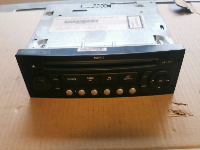 bontott PEUGEOT 807 Rádió / CD