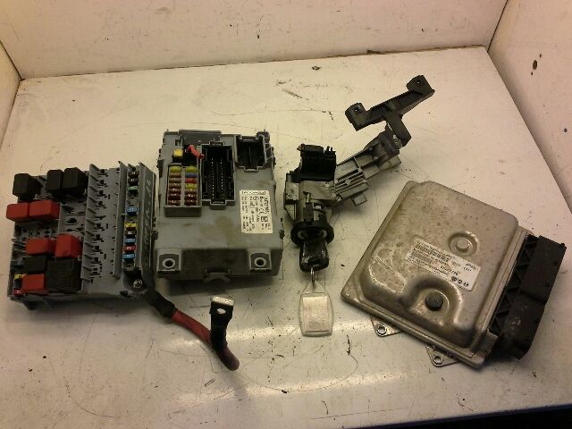 bontott PEUGEOT BIPPER Motorvezérlő