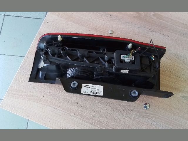 bontott PEUGEOT BIPPER Bal Hátsó Lámpa