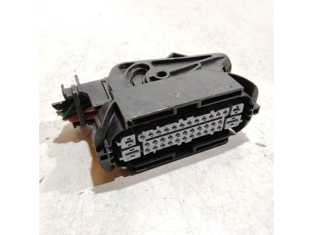 bontott PEUGEOT BIPPER Csatlakozó