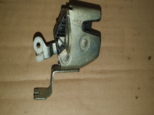 bontott PEUGEOT BIPPER Csomagtérajtó Zárszerkezet