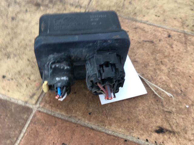 bontott PEUGEOT BIPPER Izzító Relé