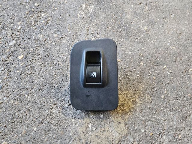 bontott PEUGEOT BIPPER Jobb első Ablakemelő Kapcsoló