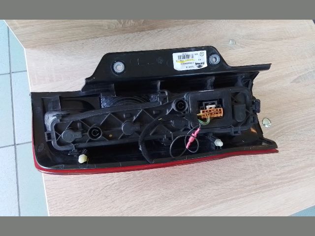 bontott PEUGEOT BIPPER Jobb Hátsó Lámpa