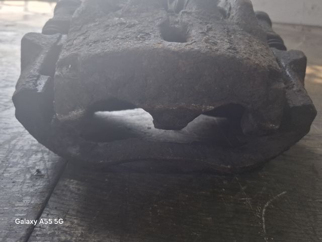 bontott PEUGEOT BOXER Jobb első Féknyereg Munkahengerrel