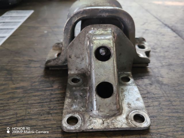 bontott PEUGEOT BOXER Motor Tartó Bak Bal