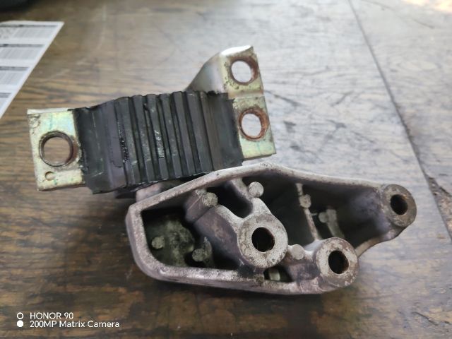 bontott PEUGEOT BOXER Motor Tartó Bak Bal