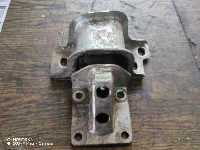 bontott PEUGEOT BOXER Motor Tartó Bak Bal