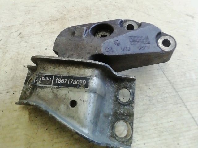 bontott PEUGEOT BOXER Motor Tartó Bak Bal