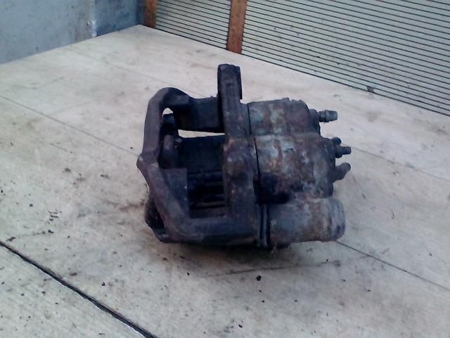 bontott PEUGEOT BOXER Jobb első Féknyereg Munkahengerrel