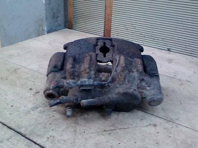 bontott PEUGEOT BOXER Jobb első Féknyereg Munkahengerrel